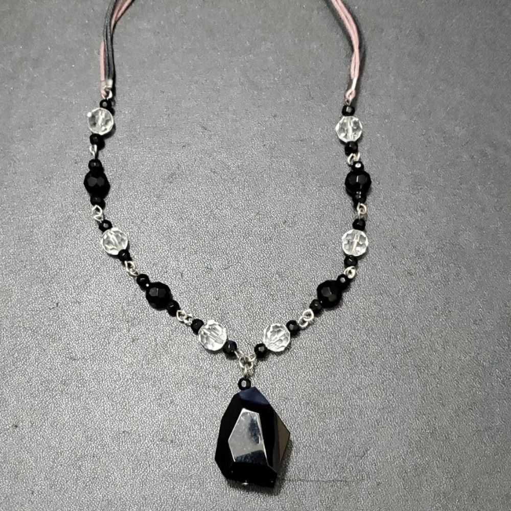 Black and clear glass chunky beaded necklace 19-21.5"